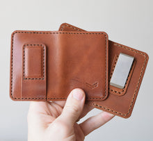 Load image into Gallery viewer, Vertical Bifold w/ Money Clip
