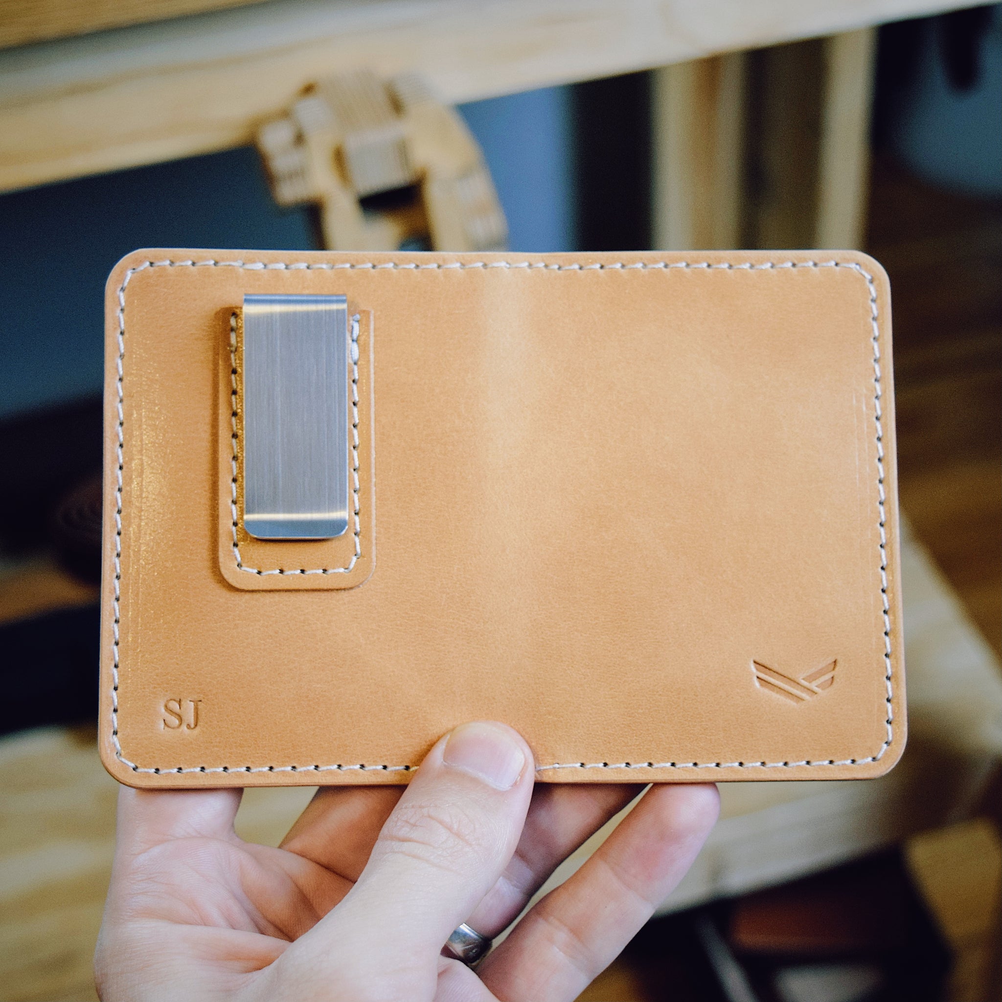 Vertical Bifold w/ Money Clip – MorrisonMade Leather