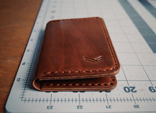 Load image into Gallery viewer, Vertical Bifold w/ Money Clip

